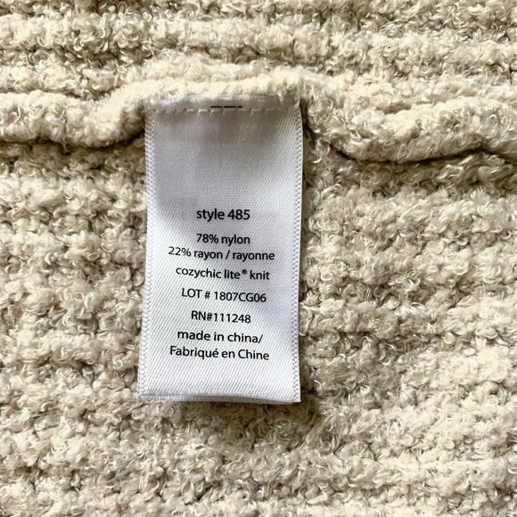 Barefoot Dreams CozyChic Lite Waffle Knit Cream
Sweater Cardigan Size: Small - Picture 5 of 5